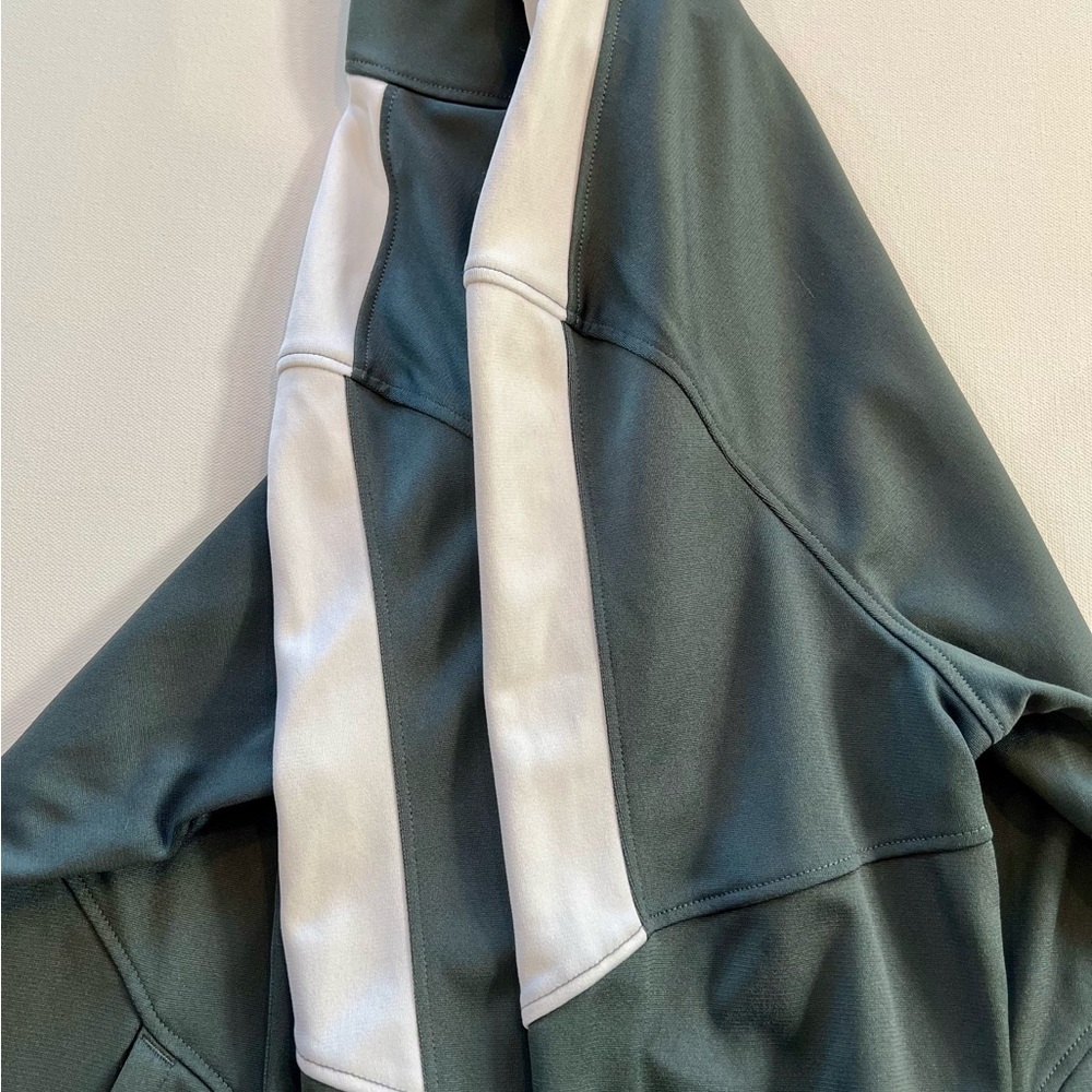 Under Armour RIVAL Relaxed Fit Gray and White Zip-Up Jacket - Picture 10 of 13